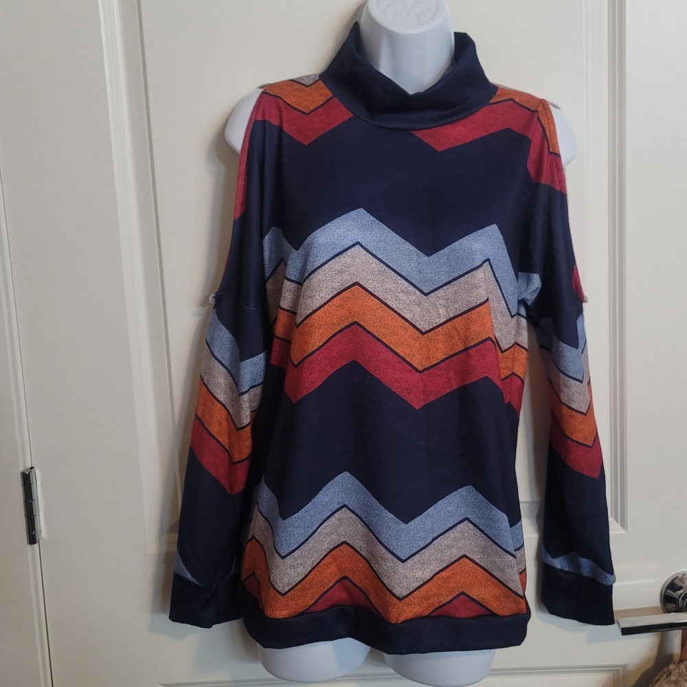 Chevron Cold Shoulder Top MED